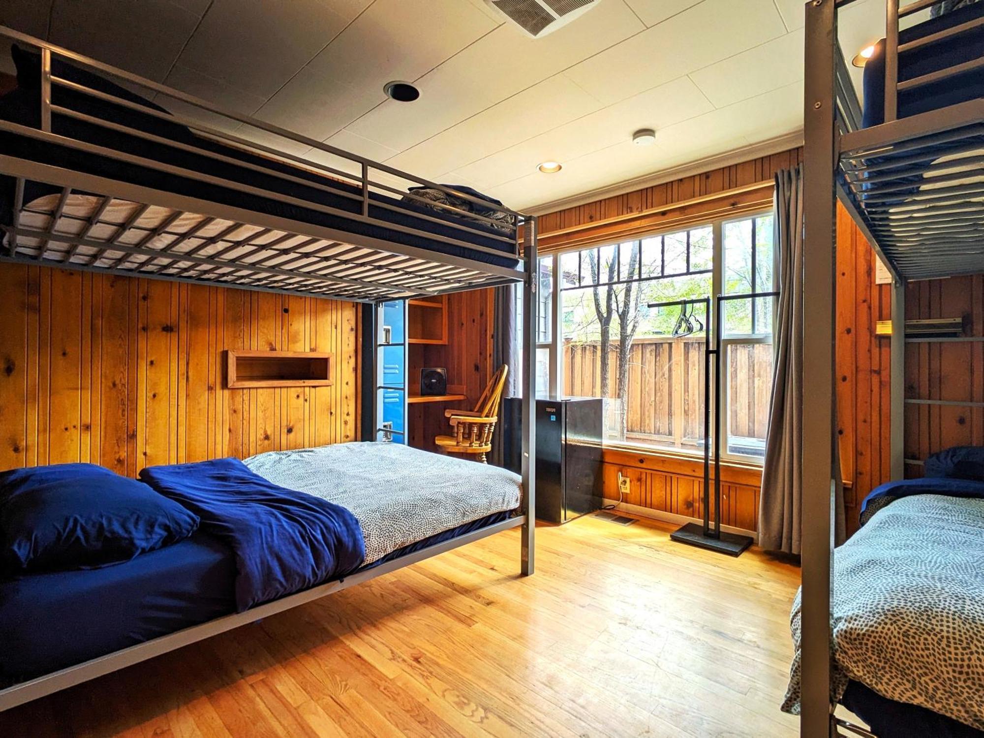 Bunk & Brew Historic Lucas House - Hostel เบนด์ ภายนอก รูปภาพ