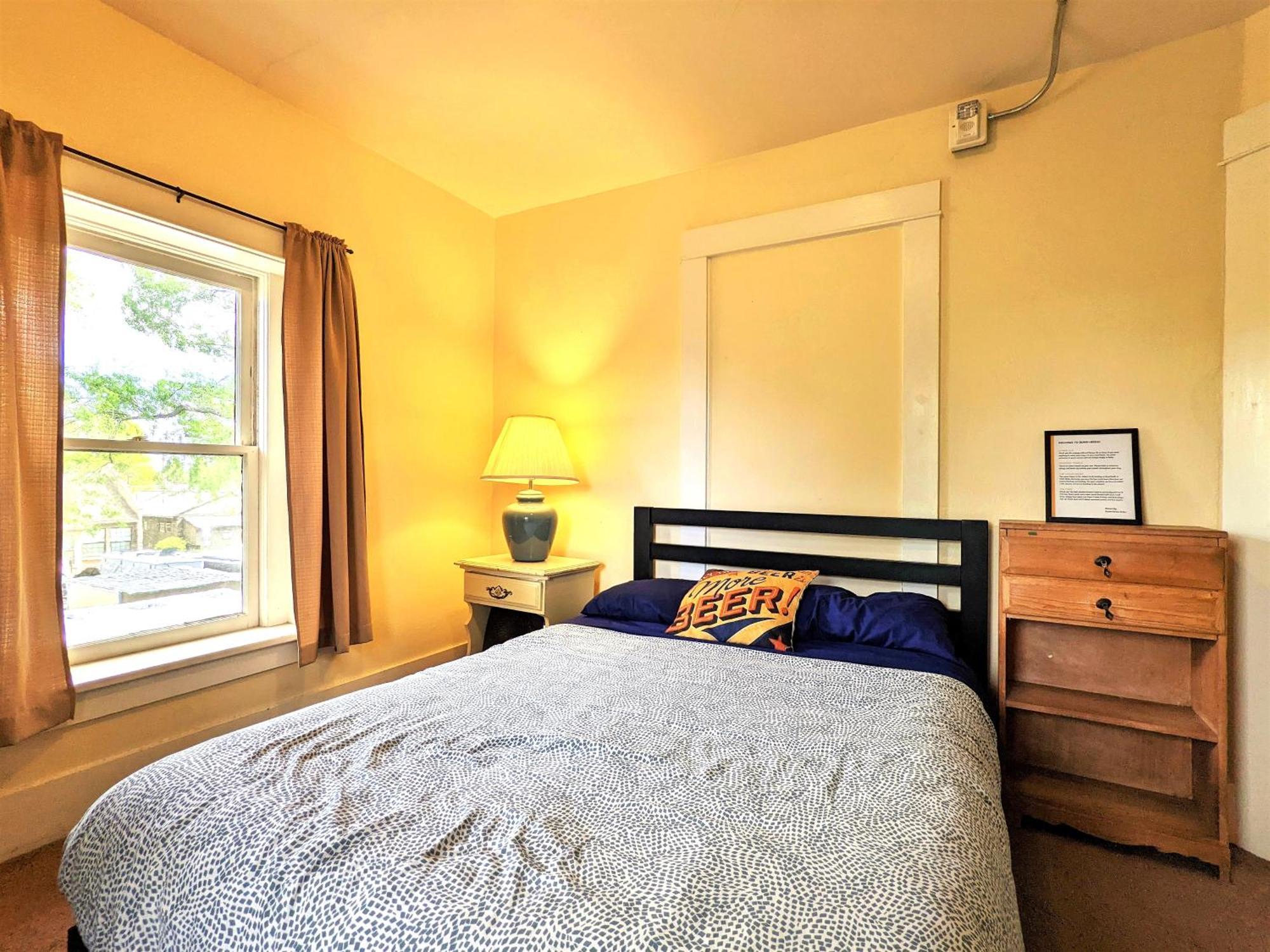 Bunk & Brew Historic Lucas House - Hostel เบนด์ ภายนอก รูปภาพ